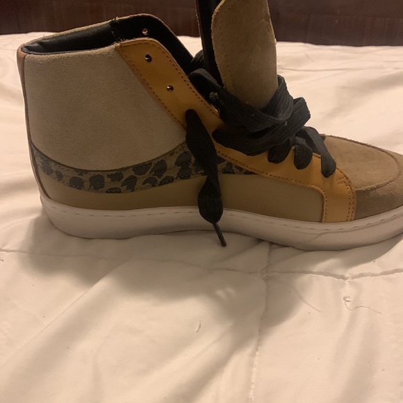 Coach Leather/Suede midtop leopard print sneaker - Picture 3 of 5